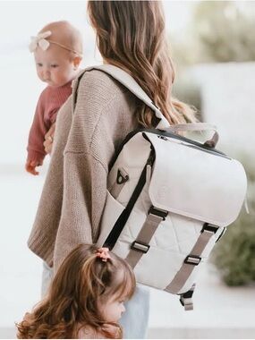 NWOT Paperclip Willow Diaper Bag with fold out changing pad